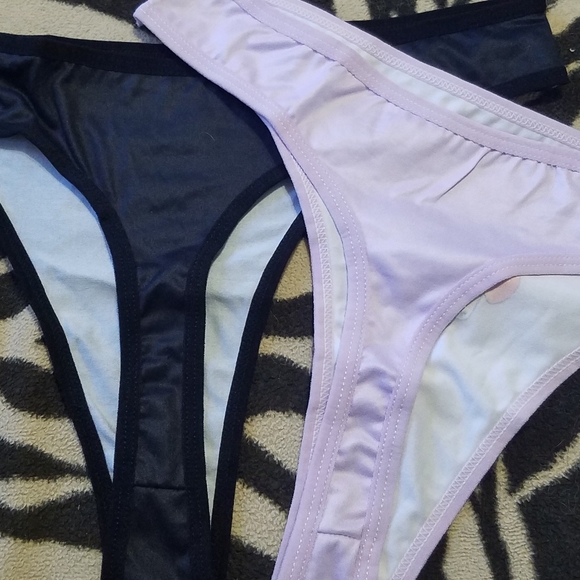 Skull and Mushroom Thongs - Picture 6 of 9